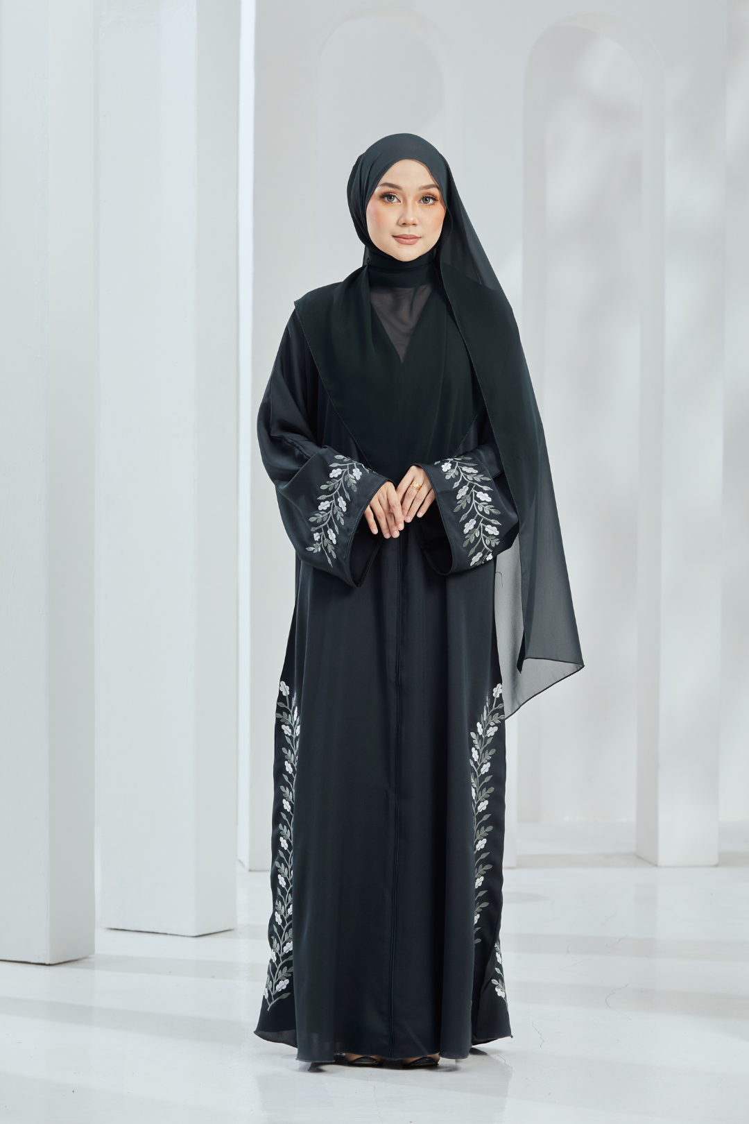 Haneda Abaya in Dark Grey