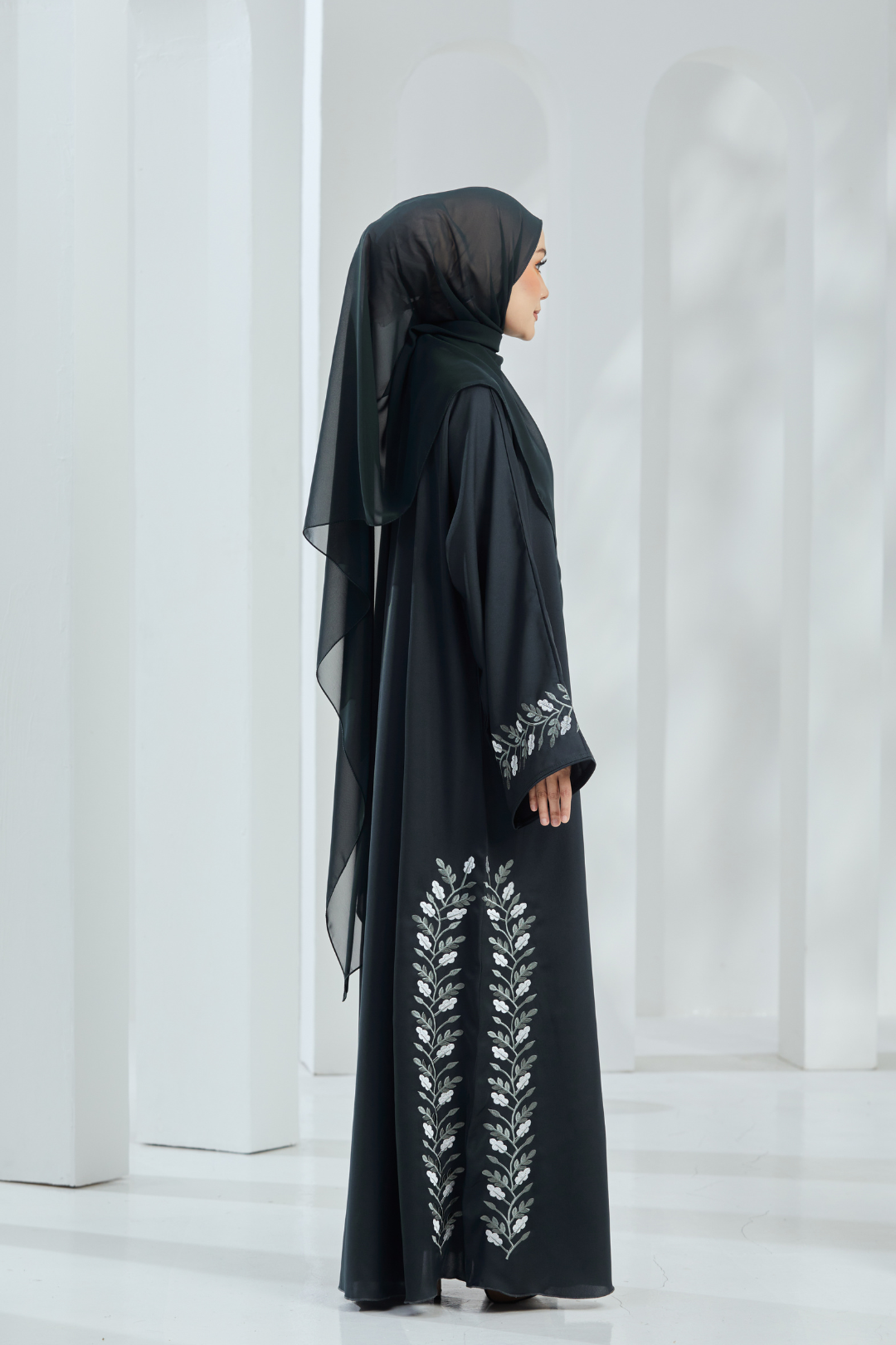 Haneda Abaya in Dark Grey