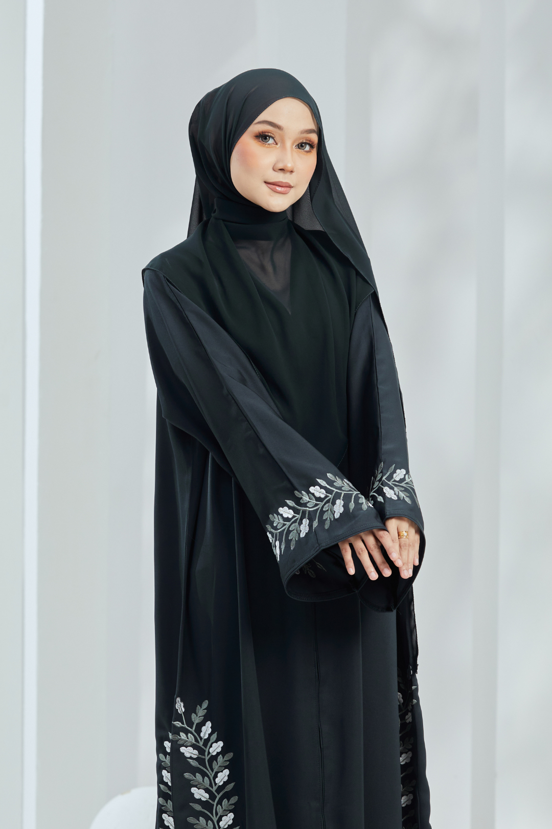 Haneda Abaya in Dark Grey