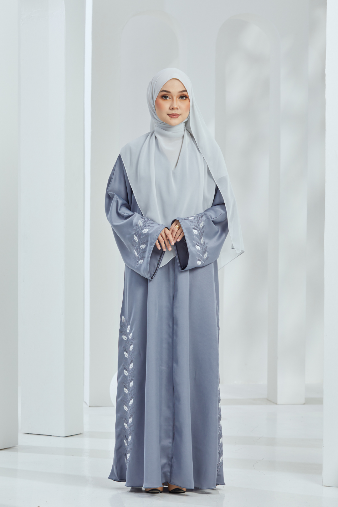 Haneda Abaya in Light Grey