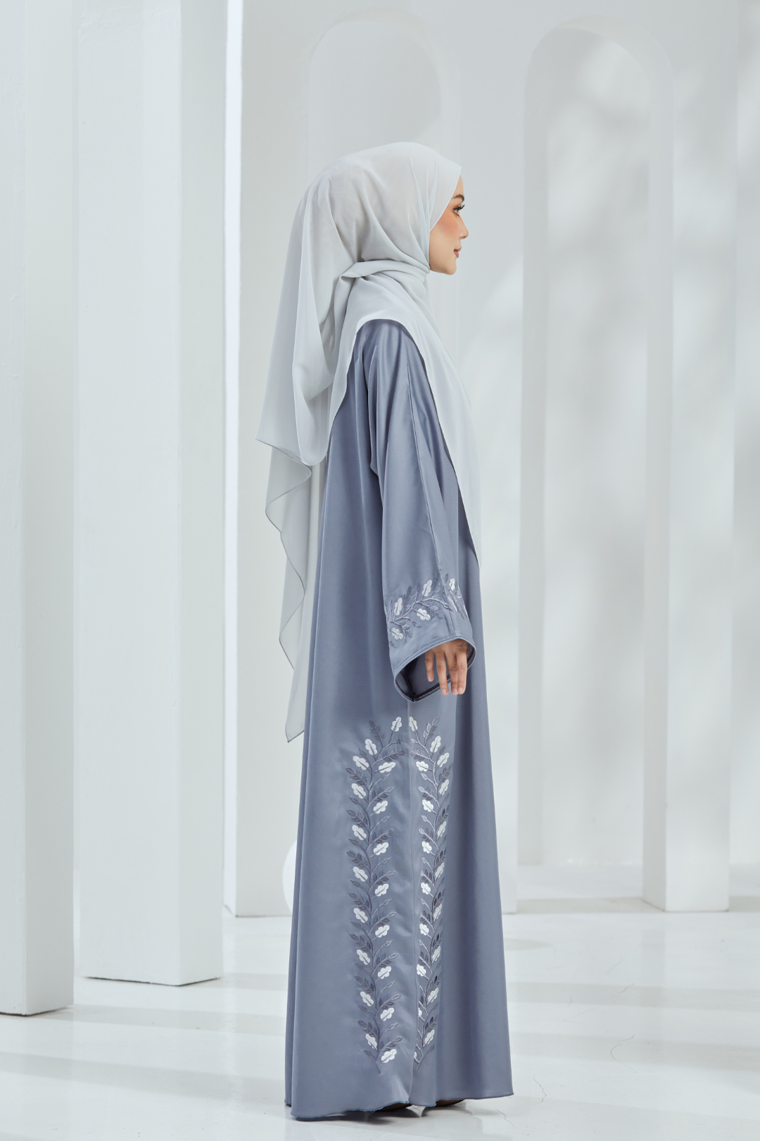 Haneda Abaya in Light Grey
