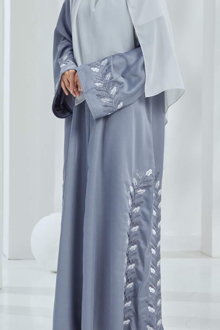 Haneda Abaya in Light Grey