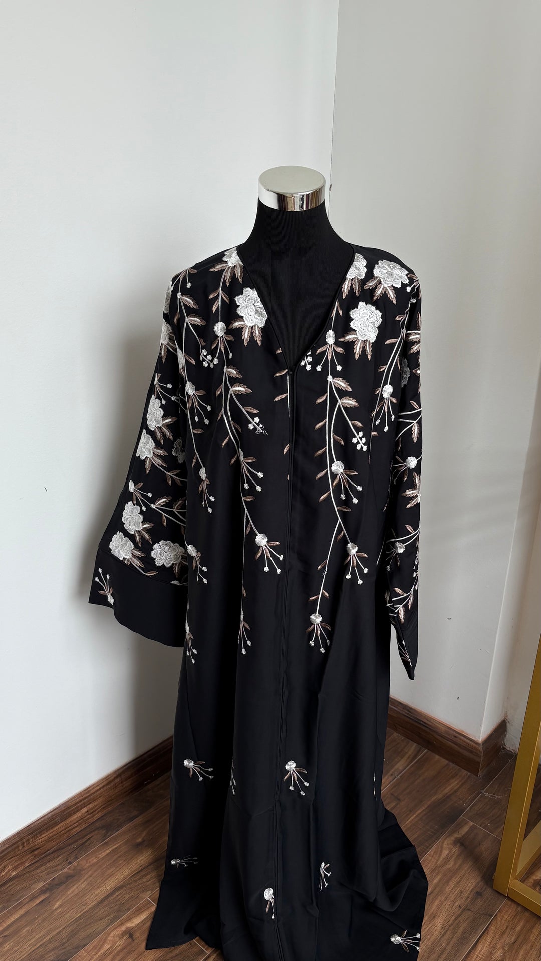 Hilya Abaya in Black