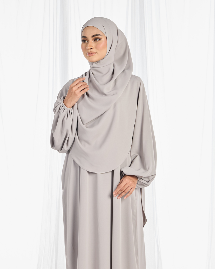 PO III : Warda Khimar Umrah Set in Silver