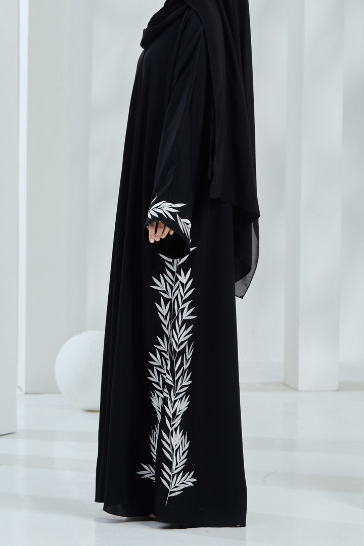 Wahida Abaya in black