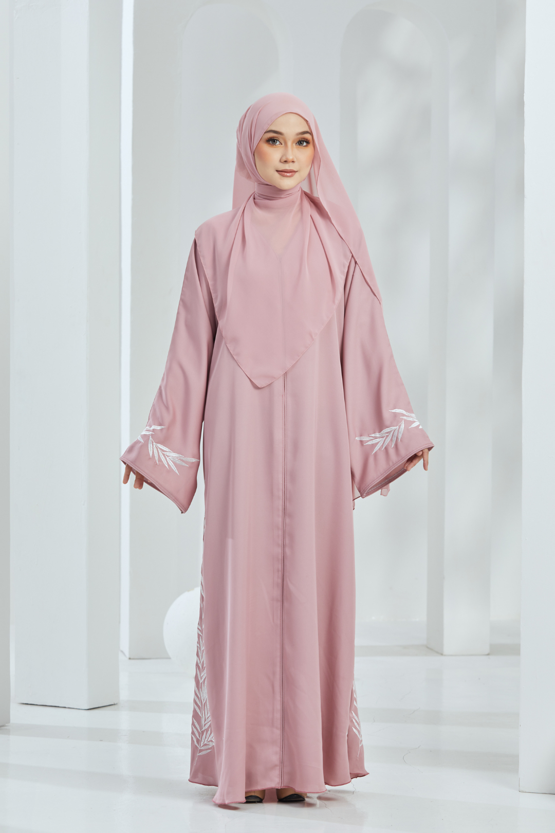 Wahida Abaya in Dusty Pink