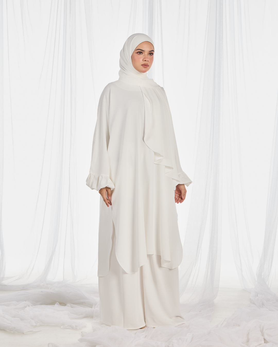 PO III : Hajar Pantsuit in White