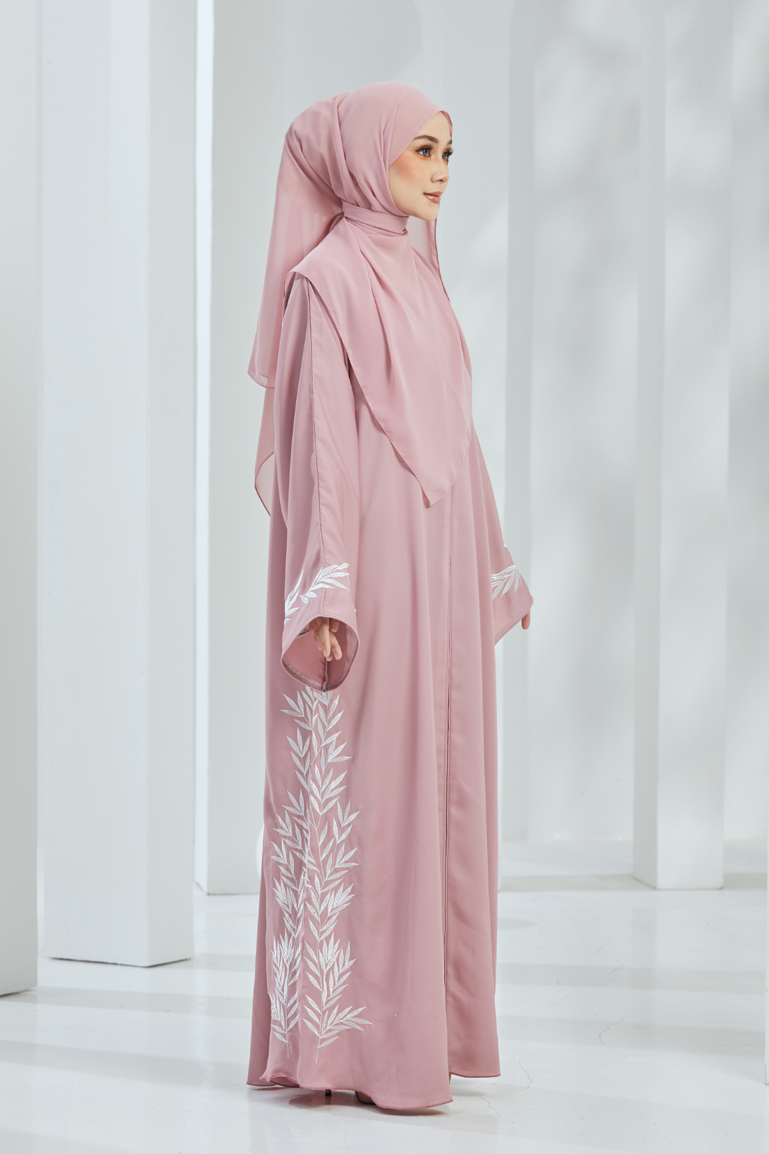 Wahida Abaya in Dusty Pink