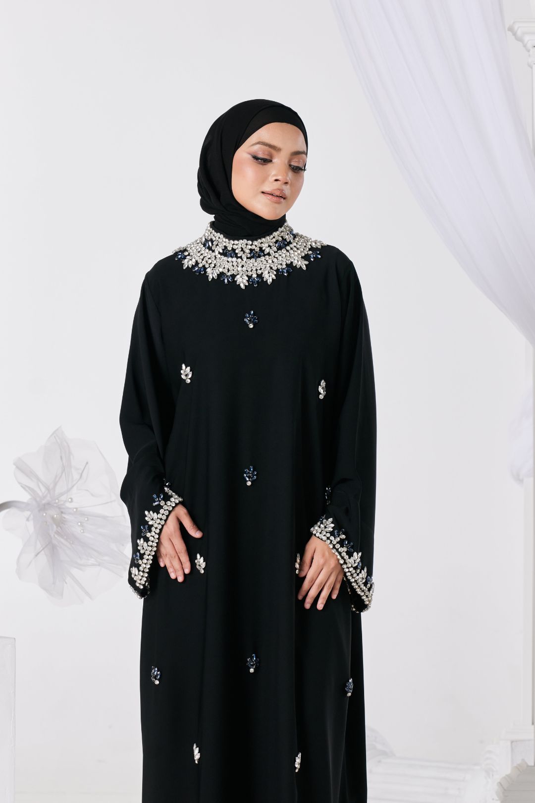 PO Luxe Series : Ammara Abaya in Black