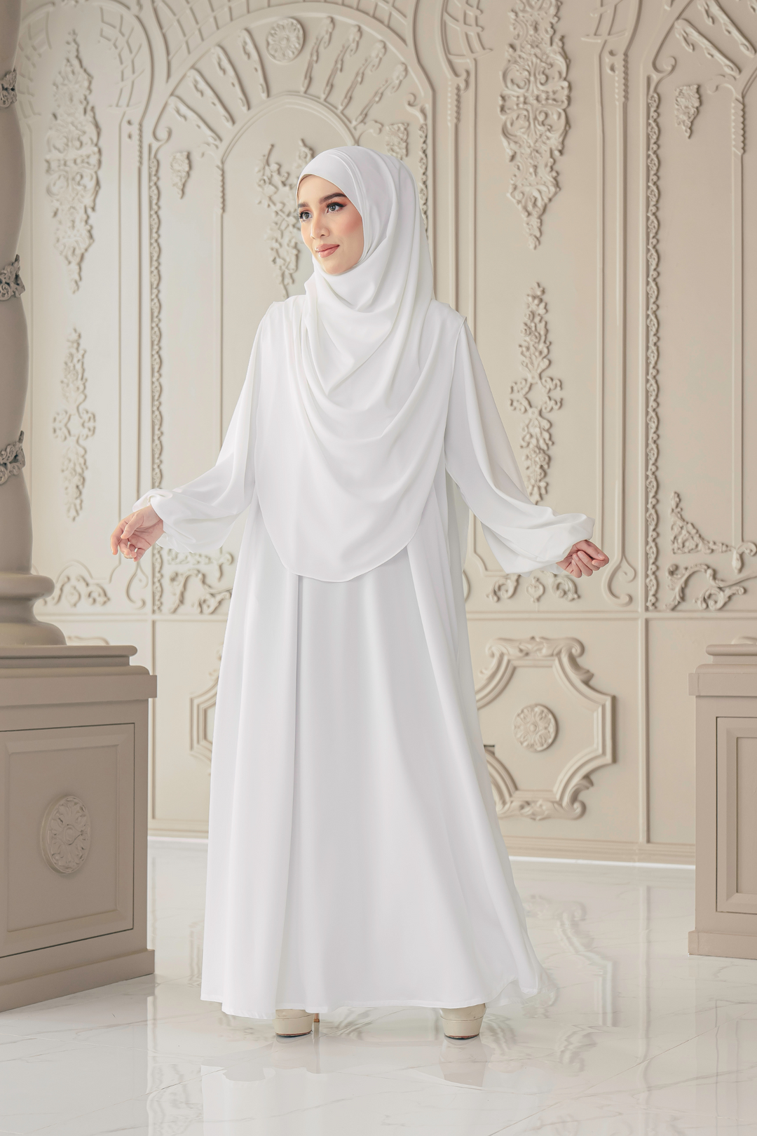 Warda Khimar Set in White