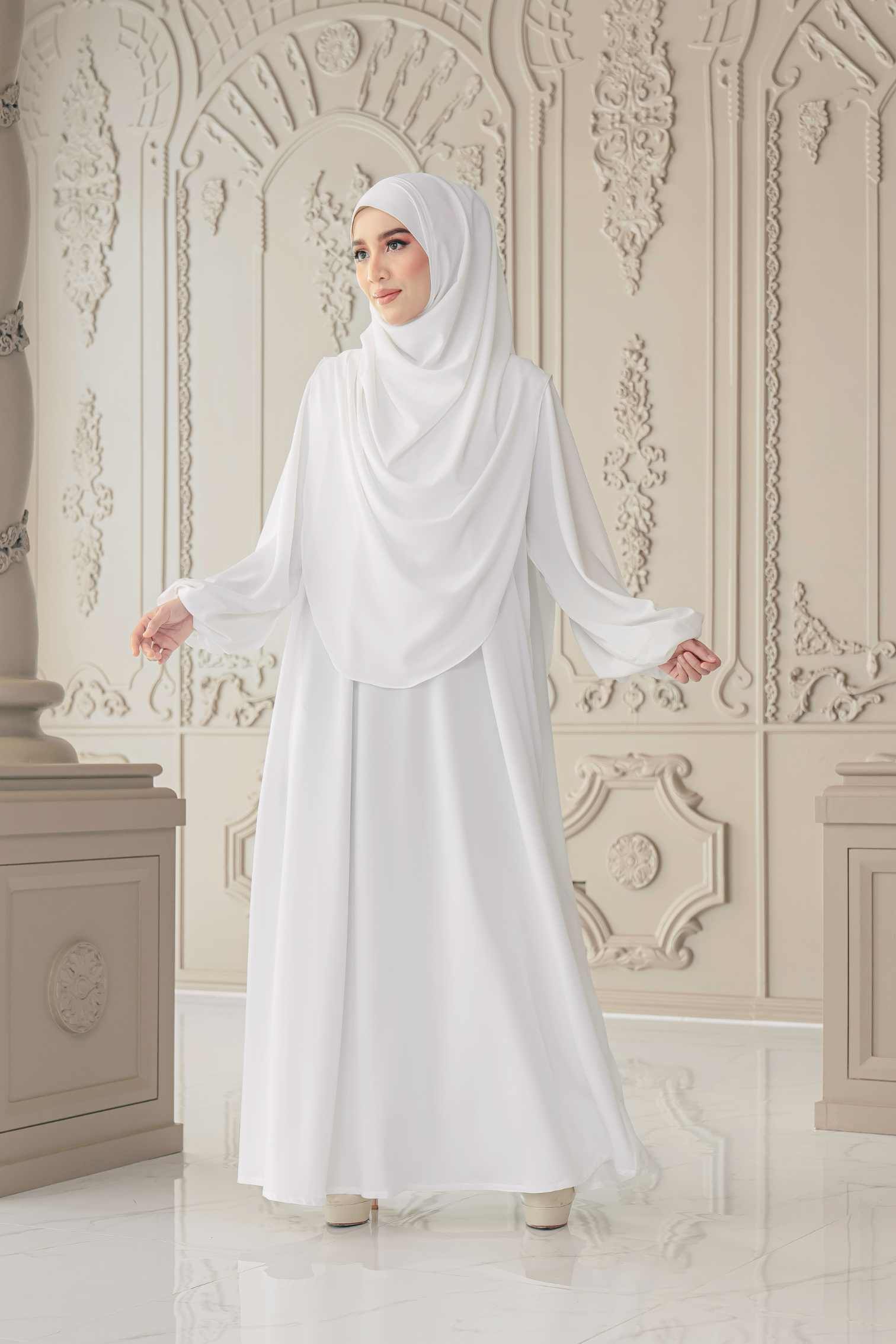 Instock: Warda Khimar Set in White