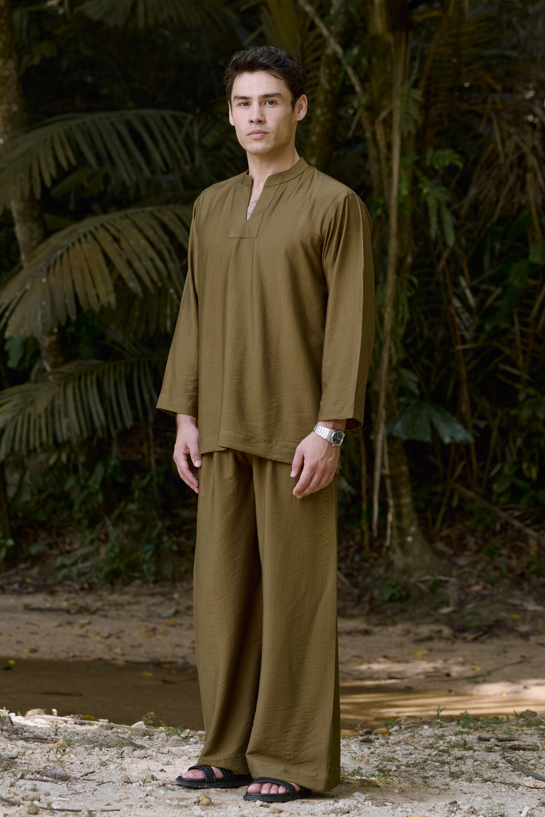 Wiranta Linen Set in Olive