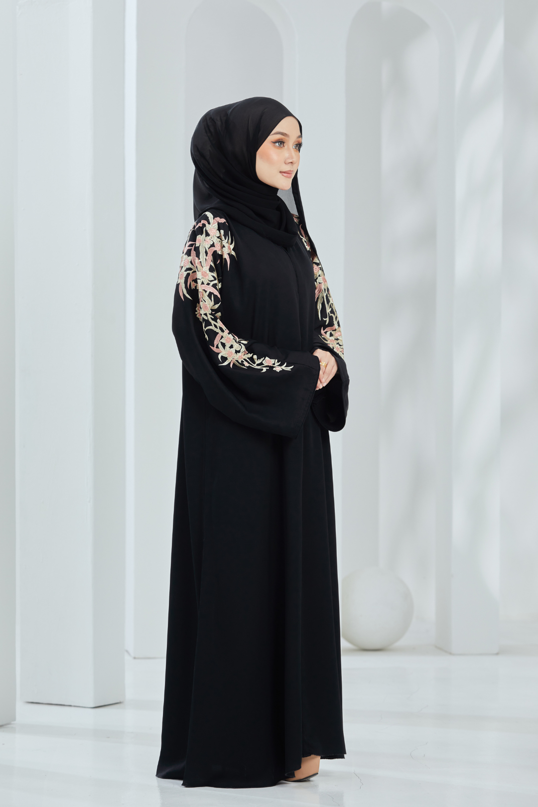 Safara Abaya in Black