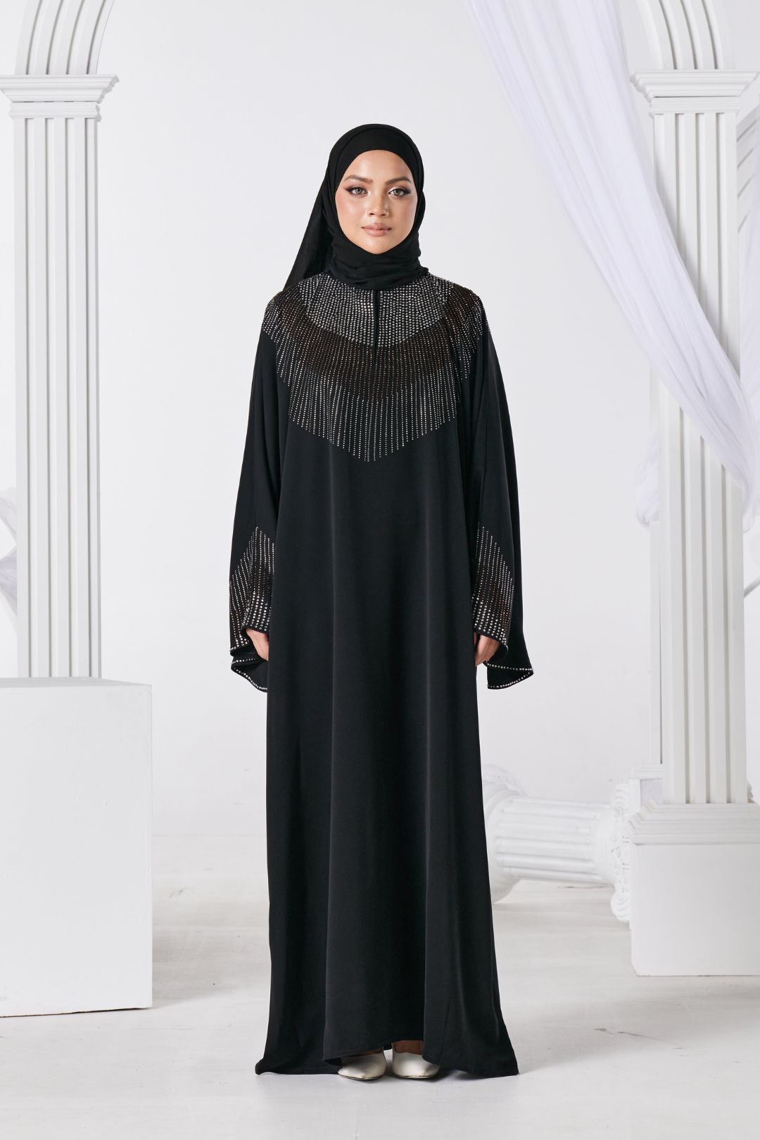 Dalila Abaya in Black