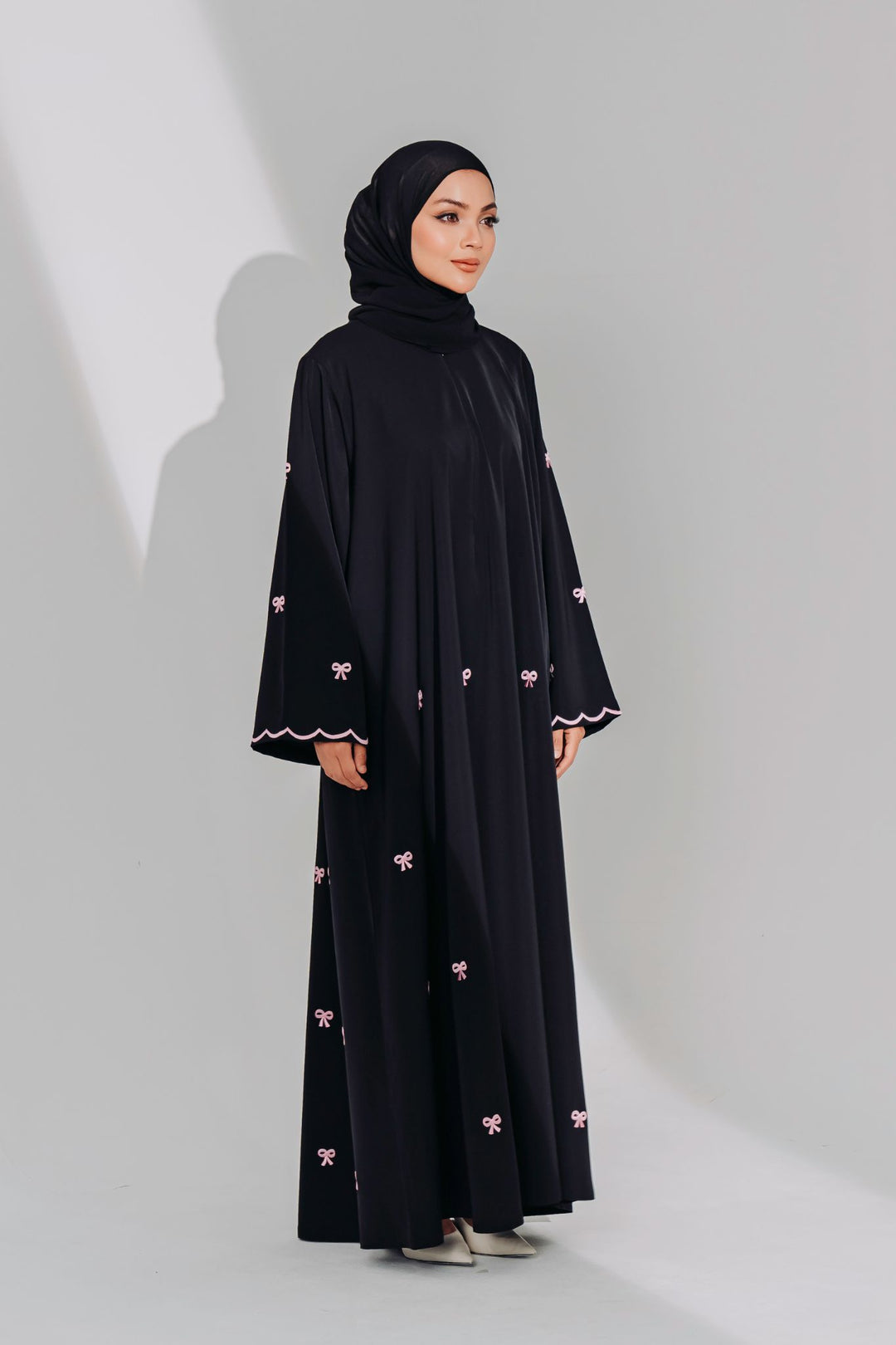 Nabiha Abaya in Black