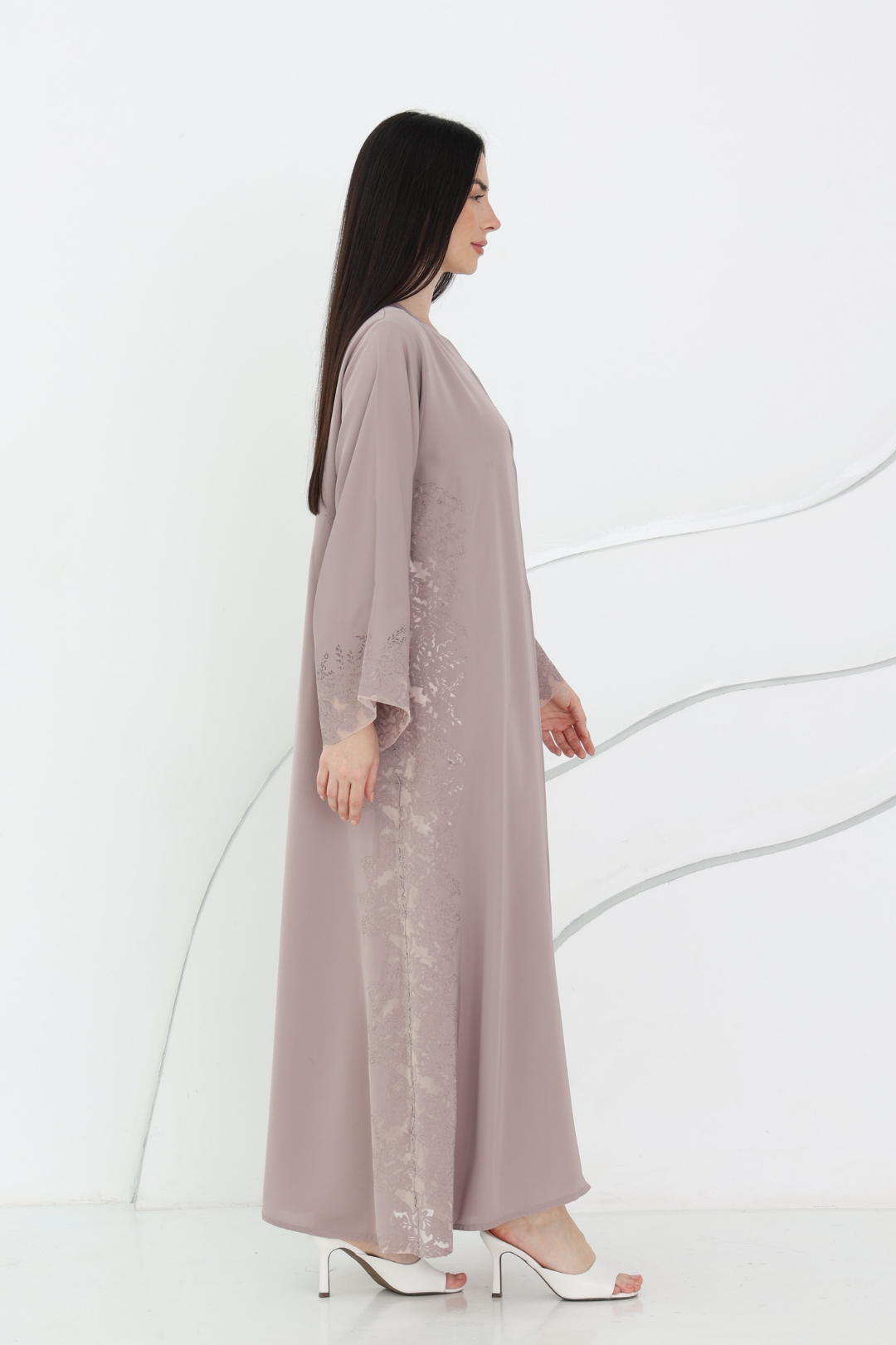 Preorder: Reve Abaya in Light Taupe