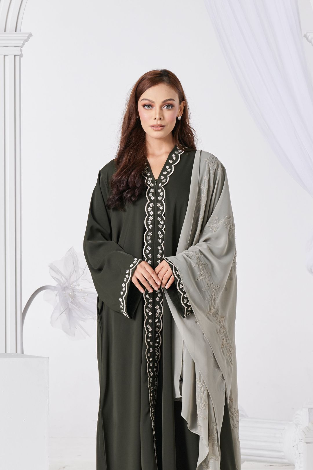 Sabreen Abaya in Olive