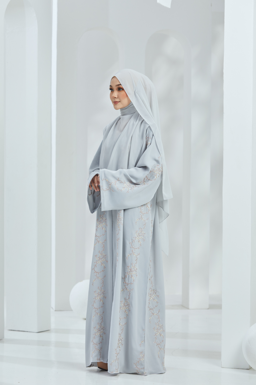 Luna Abaya in Grey