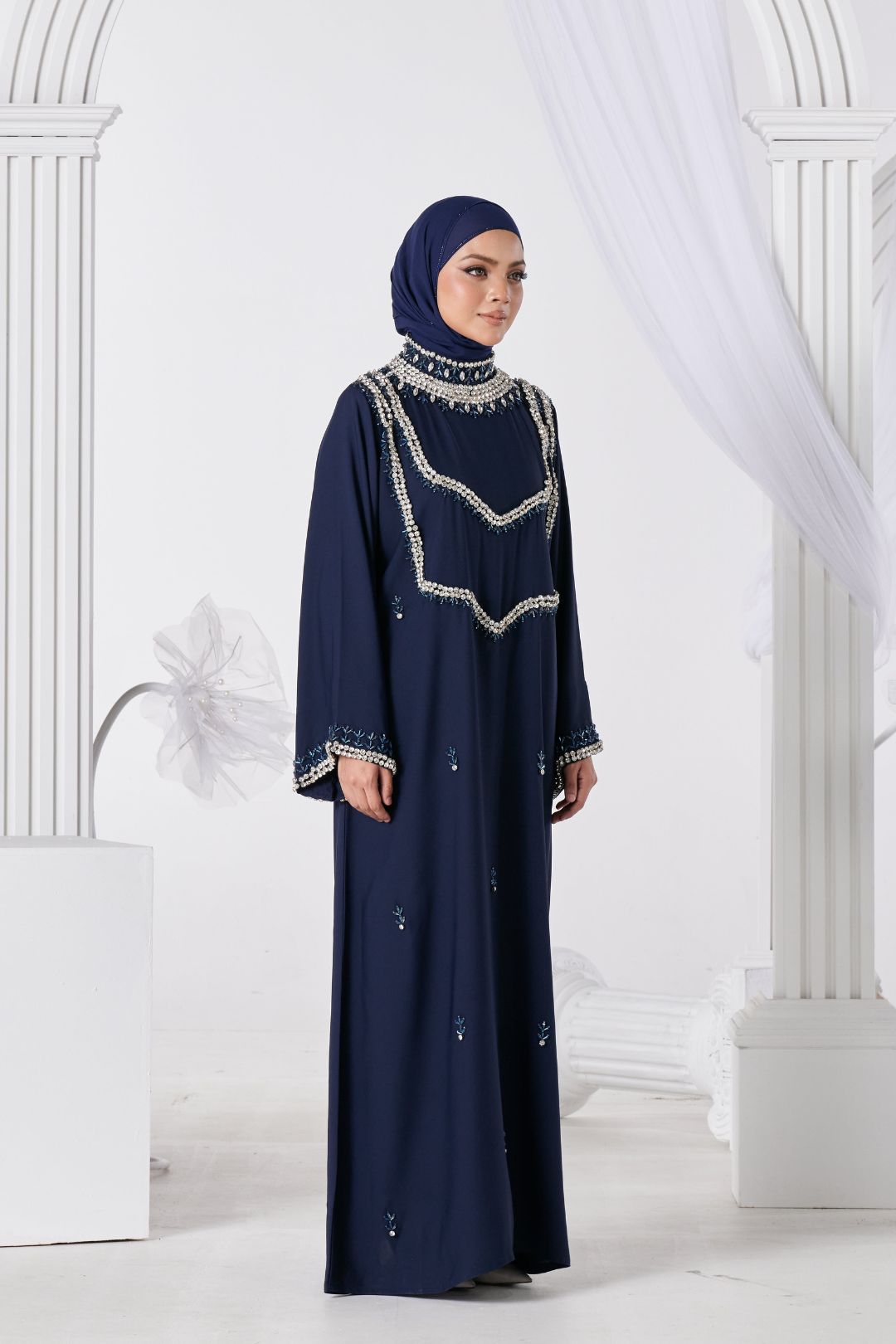 PO Luxe Series : Jeliqa Abaya in Navy