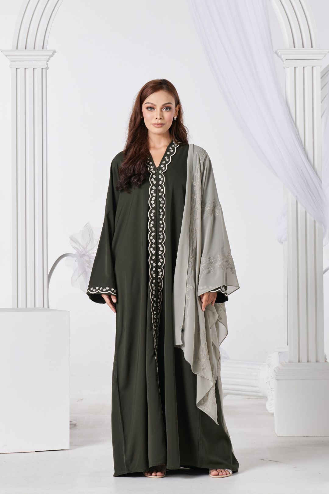 Sabreen Abaya in Olive