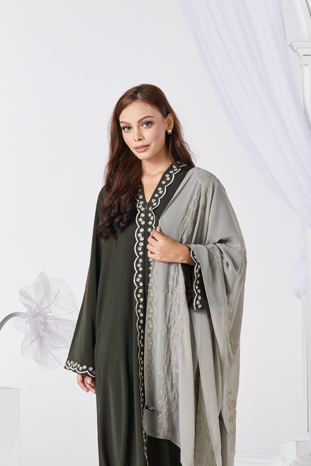 Sabreen Abaya in Olive