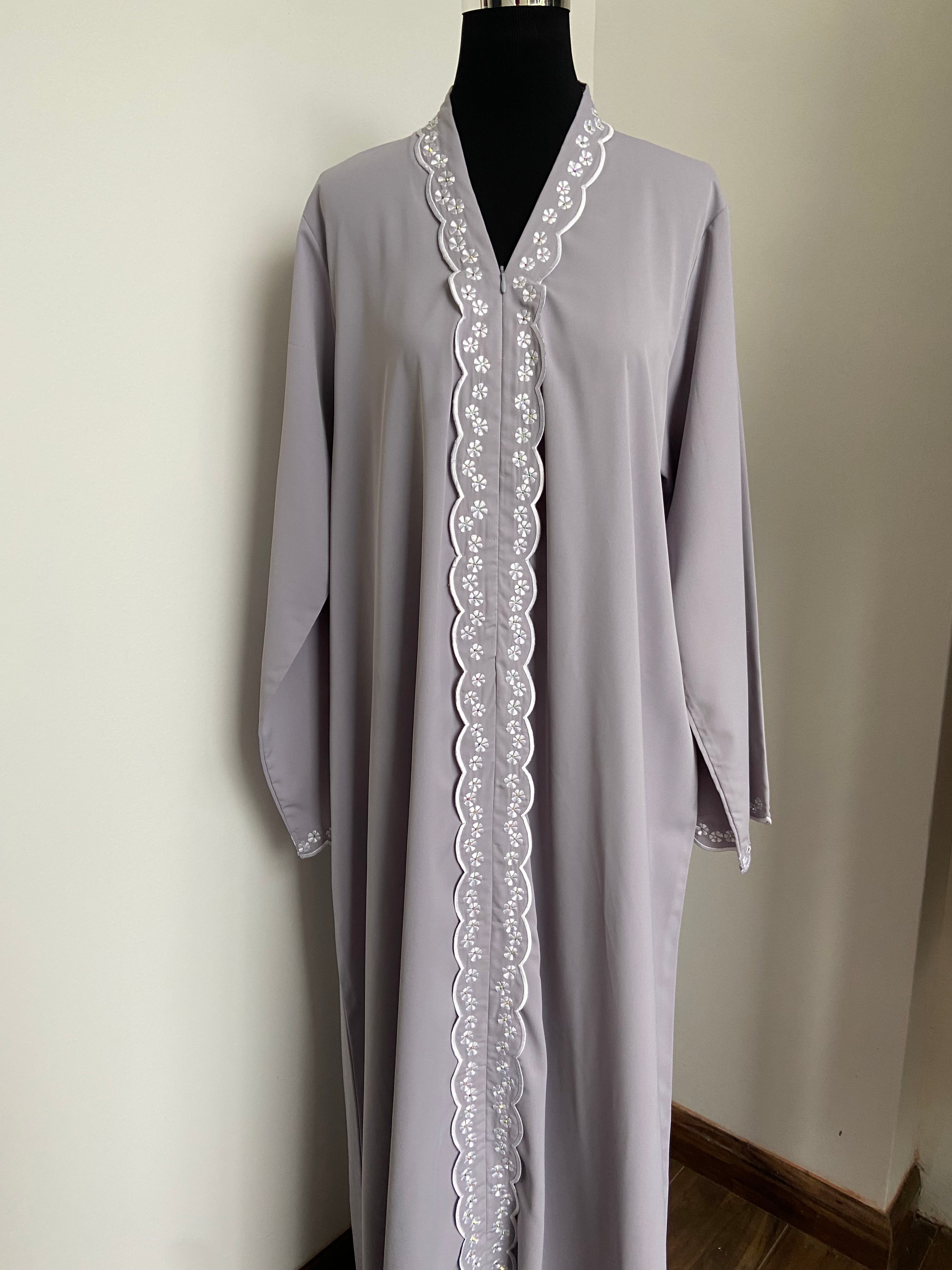 Sabreen Abaya in Light Grey