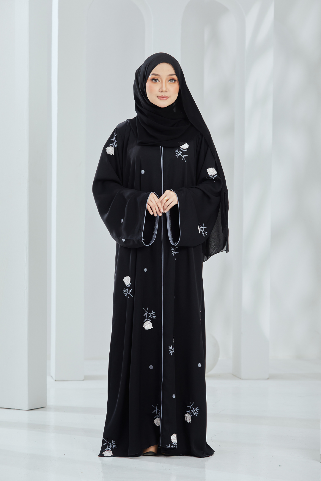 Ivory Abaya in Black