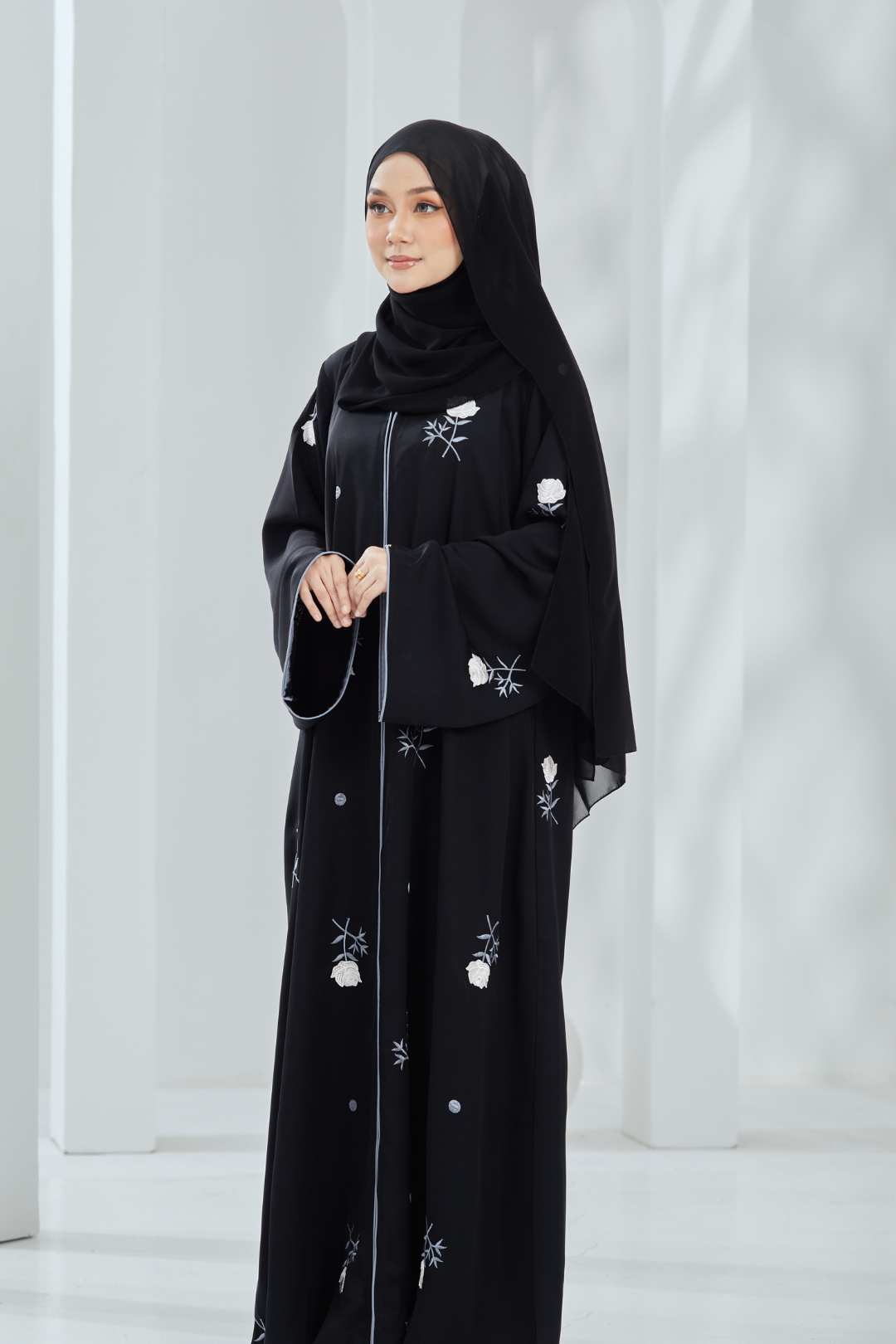 Ivory Abaya in Black