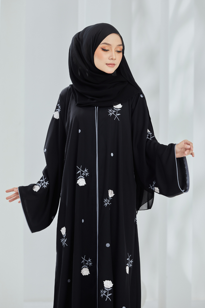 Ivory Abaya in Black
