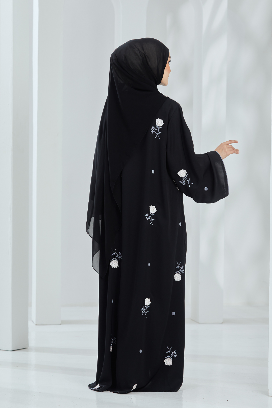 Ivory Abaya in Black
