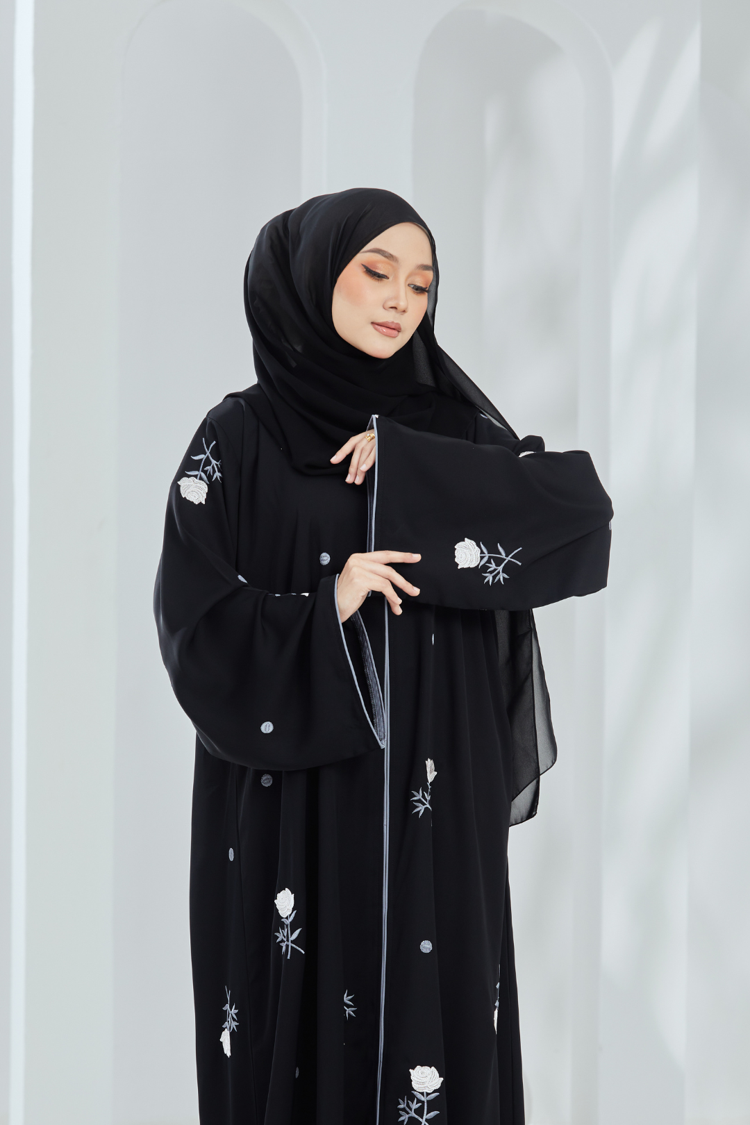 Ivory Abaya in Black
