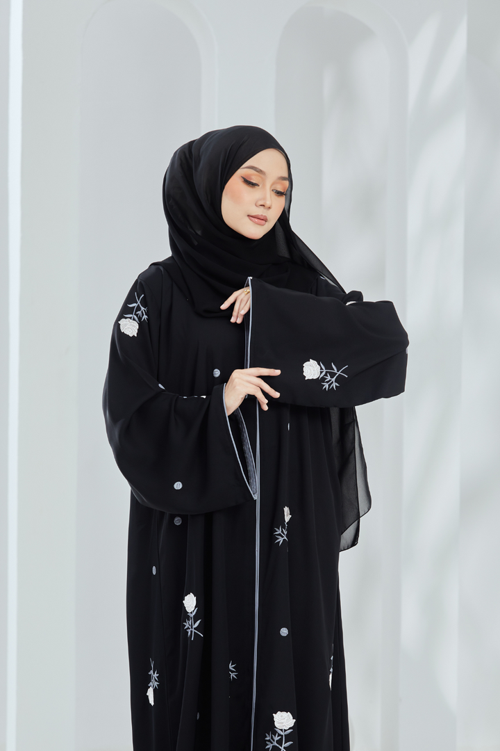 Ivory Abaya in Black