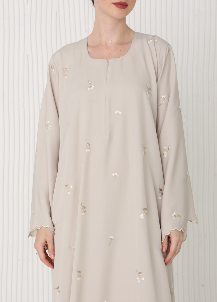 Takisha Abaya in Beige