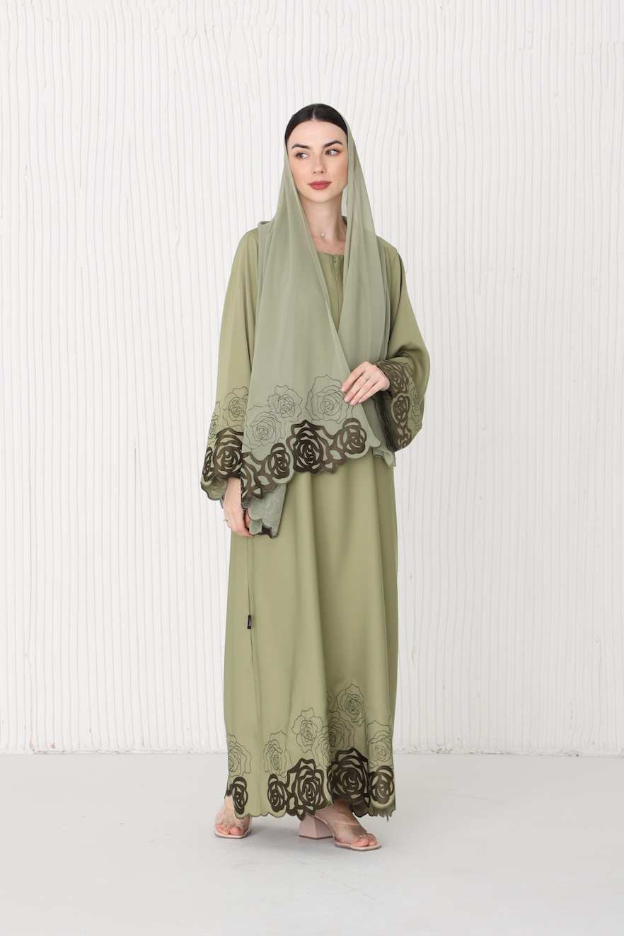 Rosie Abaya in Moss