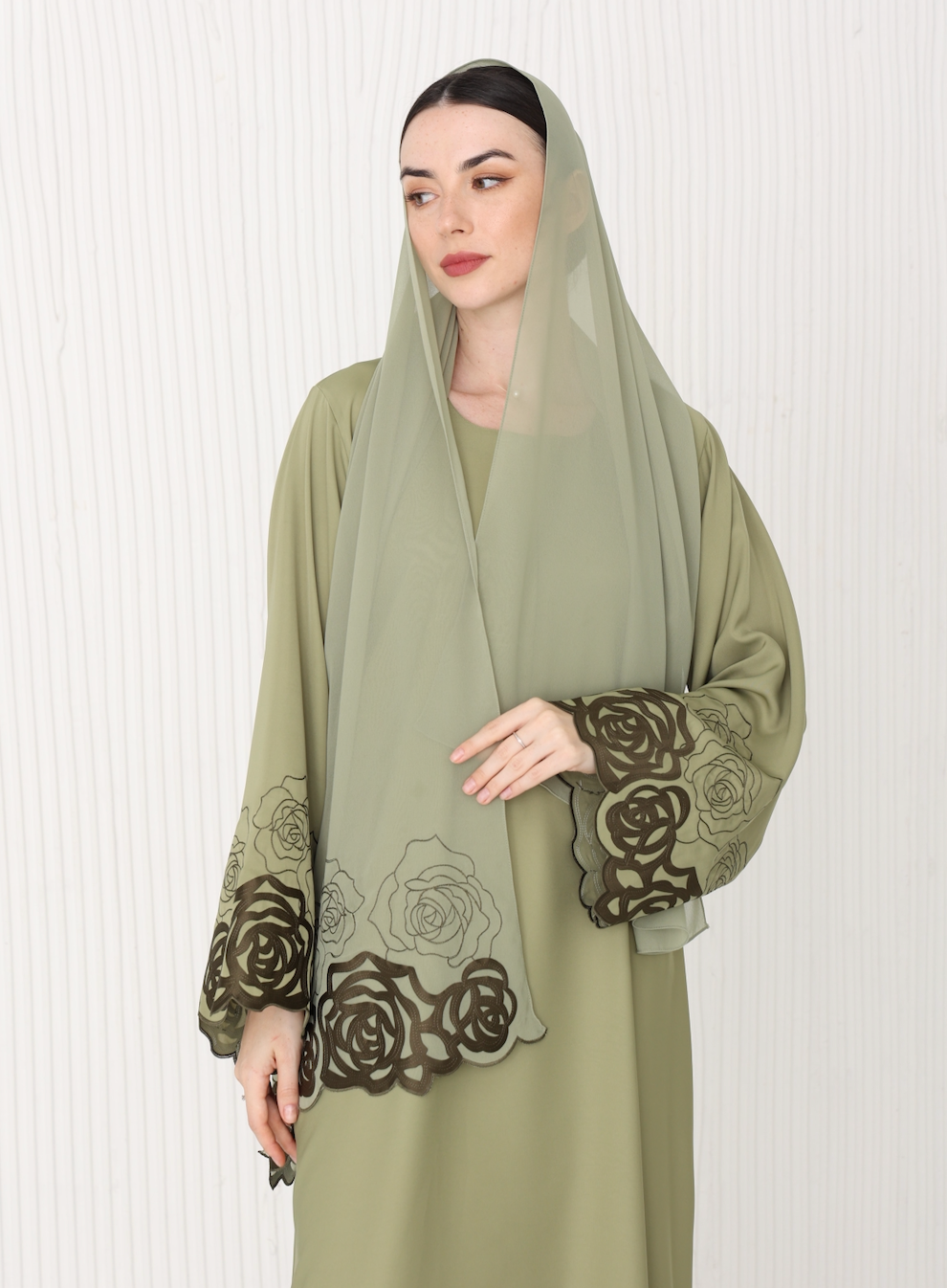 Rosie Abaya in Moss