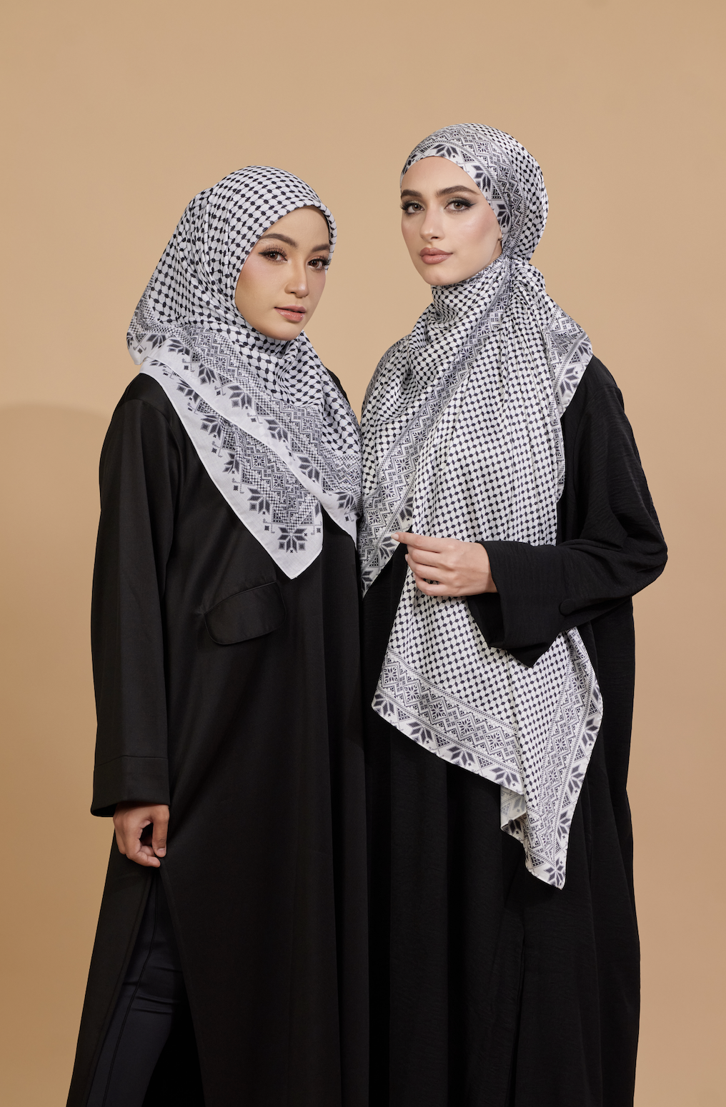 Tatreez Ghutra Square in White
