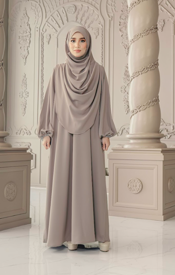 Warda Khimar Umrah Set in Taupe