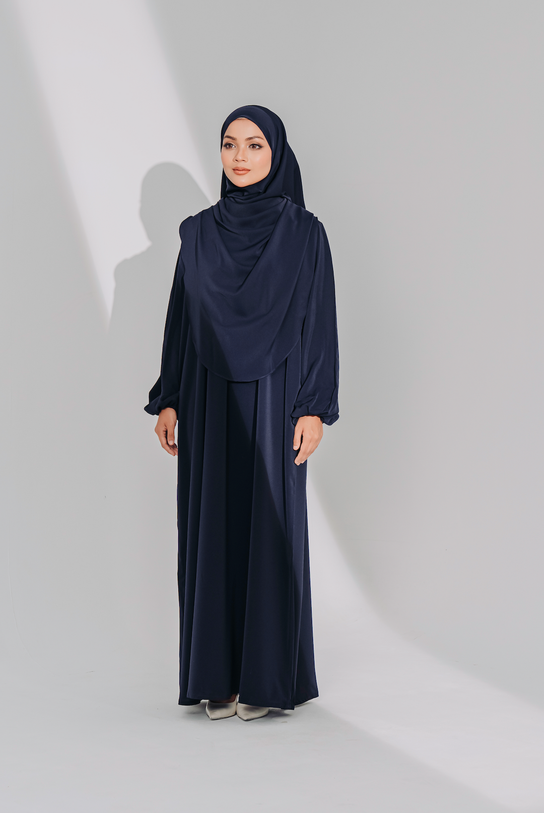 Warda Khimar Set in Navy