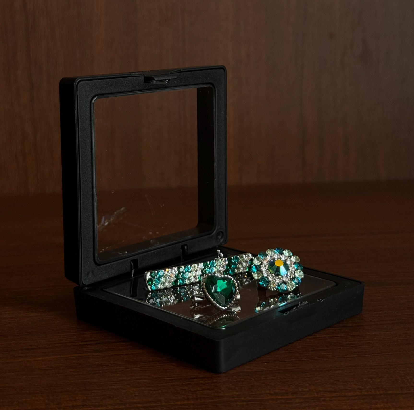 Aura Trilogy Crystal Korean Brooch - Free Heart Crystal Petite Brooch