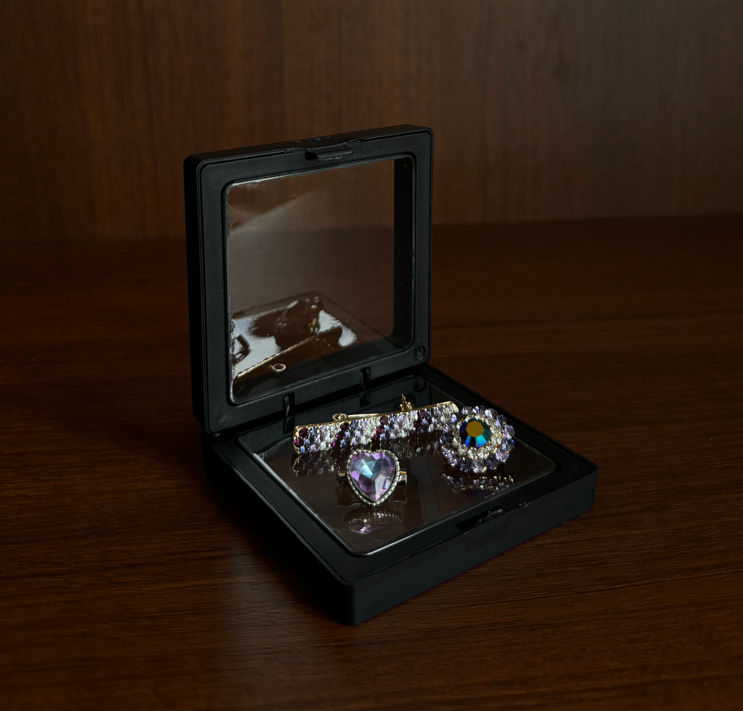 Aura Trilogy Crystal Korean Brooch - Free Heart Crystal Petite Brooch