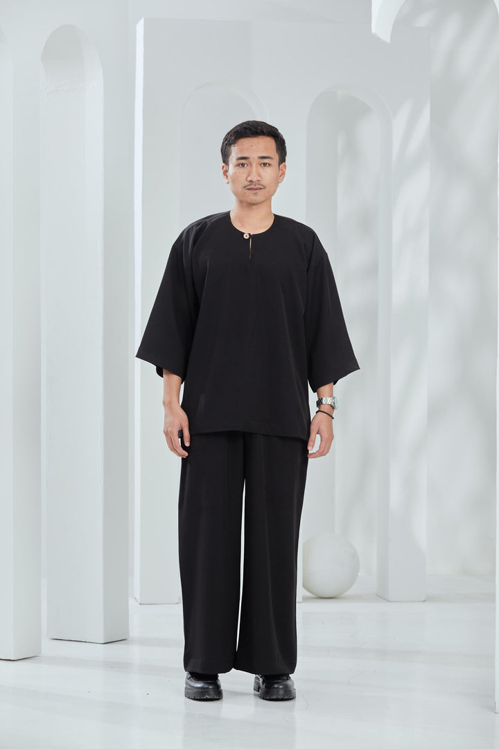 Bentara Baju Melayu in Black