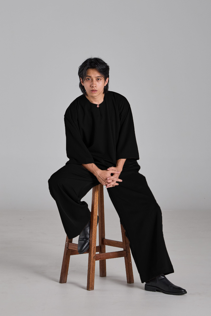 Bentara Baju Melayu in Black
