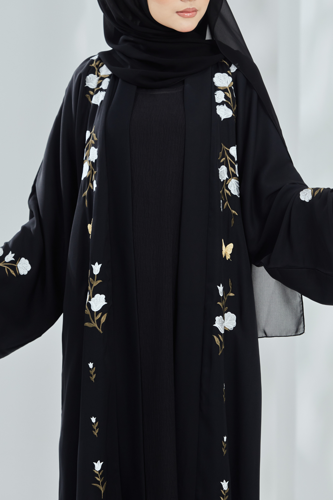 Naura Abaya