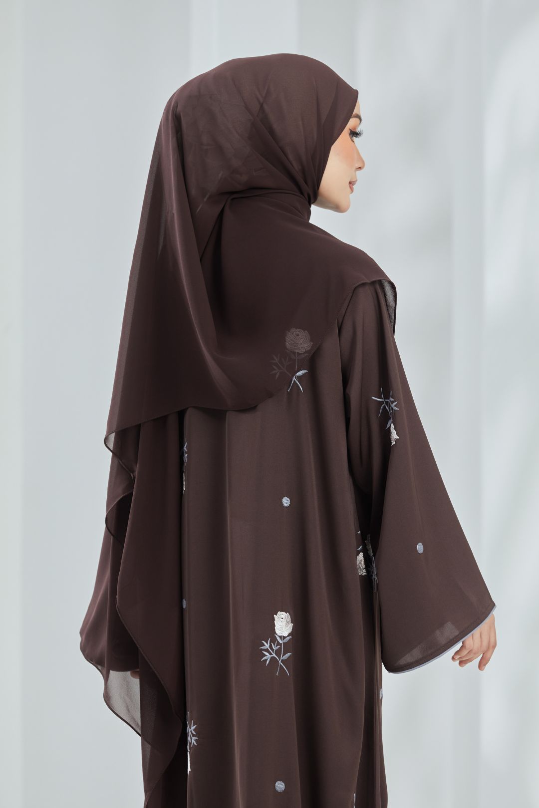 Ivory Abaya in Brown