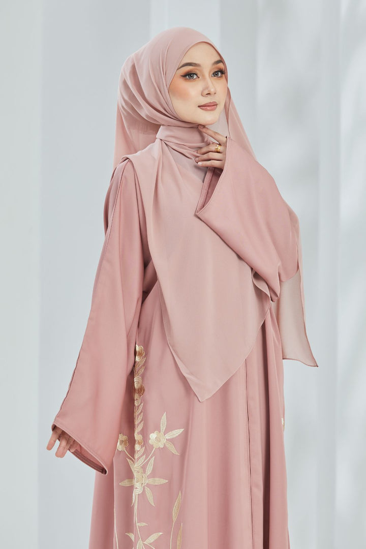 Elfira Abaya in Pink