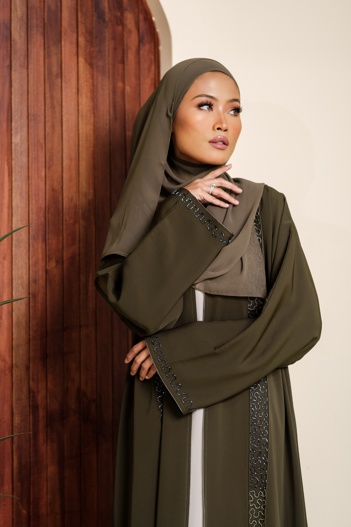 Singapore Muslimah abaya wearing open button nidha abaya with matching hijab