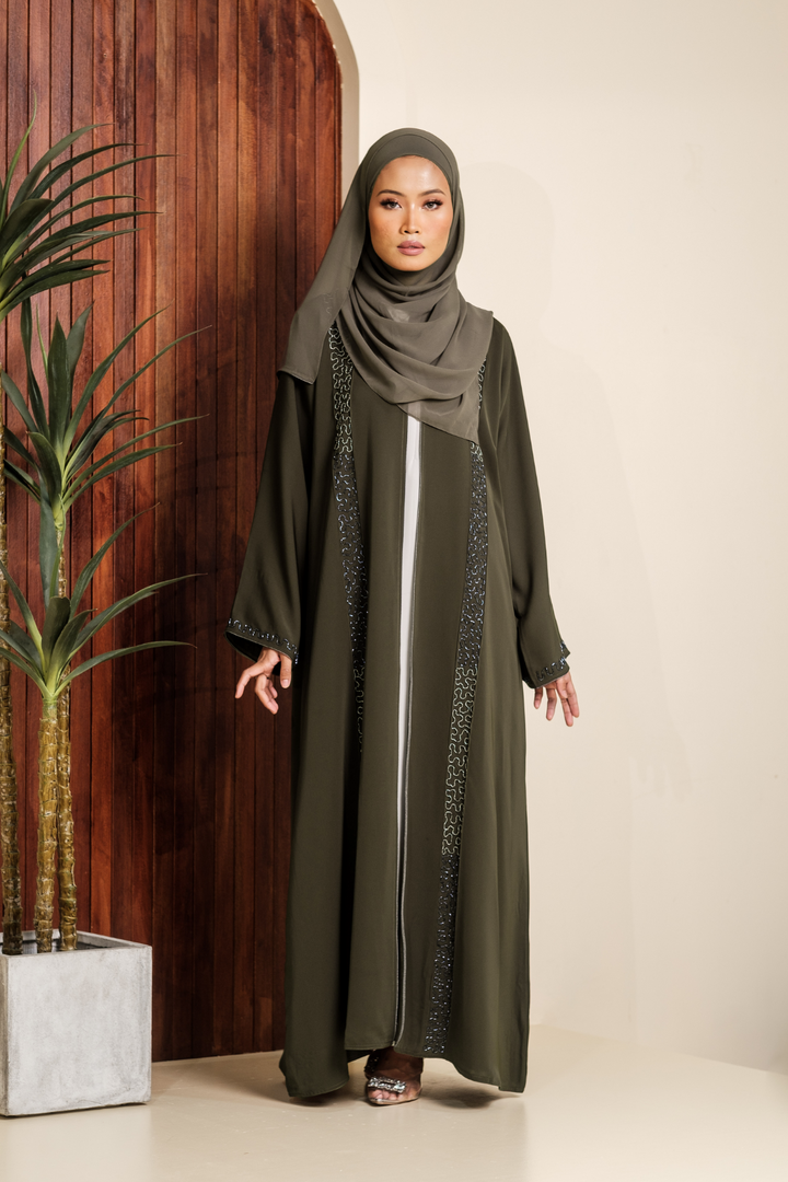 Singapore Muslimah abaya wearing open button nidha abaya with matching hijab